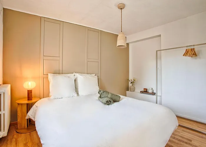 Le Cheron - Confort, Wi-fi & Commerces A Deux Pas